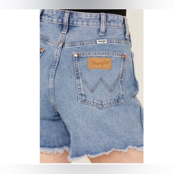 Wrangler Light Wash High Rise A-LineCutoff Donna Shorts Western Cowgirl Size W30 - Picture 5 of 10
